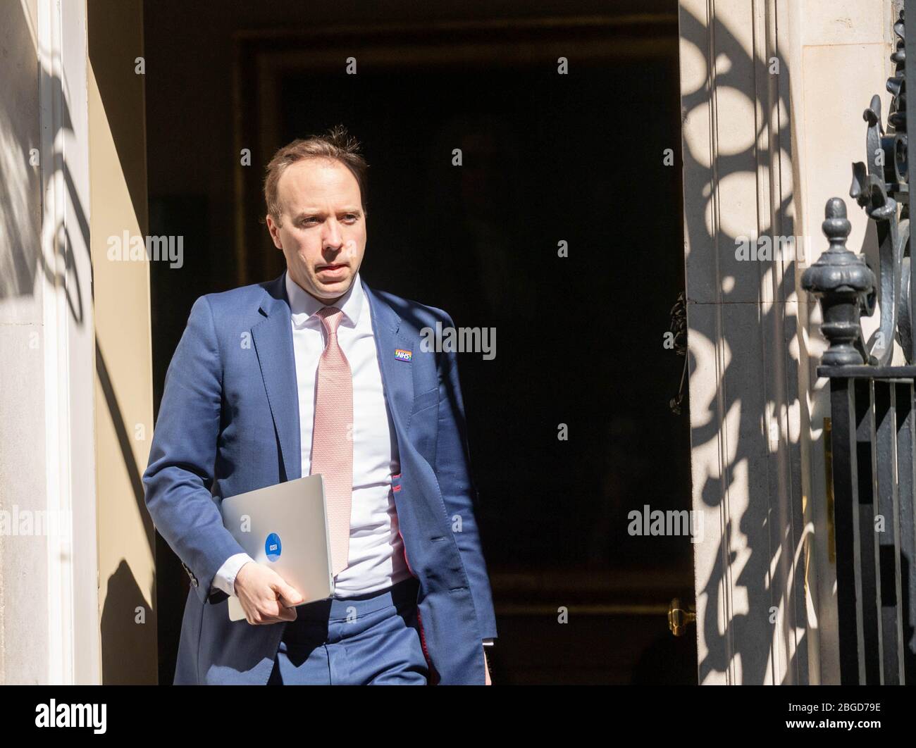 Londra, Regno Unito. 21 aprile 2020. LMatt Hancock Health Secretary lascia un incontro di gabinetto a 10 Downing Street, Londra Credit: Ian Davidson/Alamy Live News Foto Stock