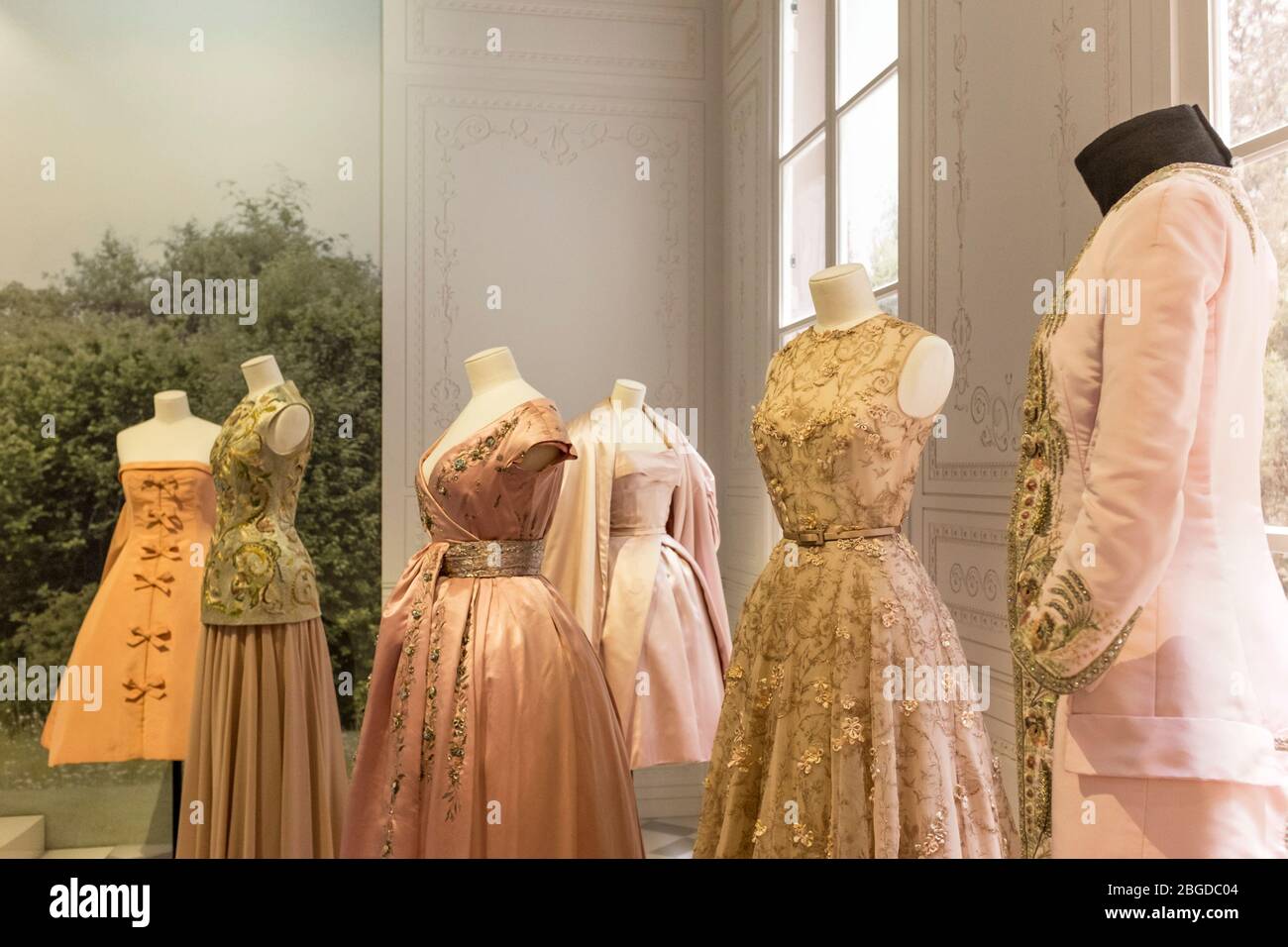 Christian Dior Exhibition, V&A Museum, Londra, Regno Unito Foto Stock