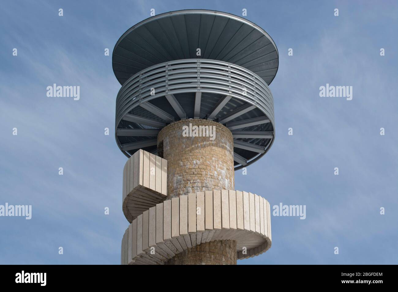 Der Aussichtsturm von Moron, entworfen von Stararchitekt Mario Botta, im Berner Jura, Schweiz Foto Stock