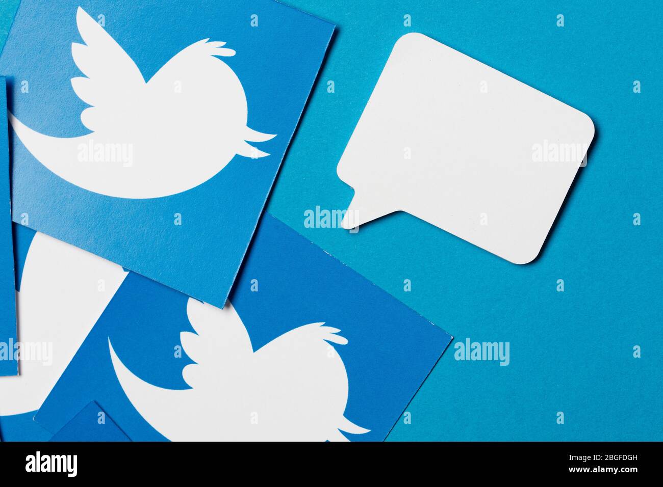 OXFORD, UK - JAN 7 2017: Logo Twitter social network con una bolla di parlato in bianco Foto Stock