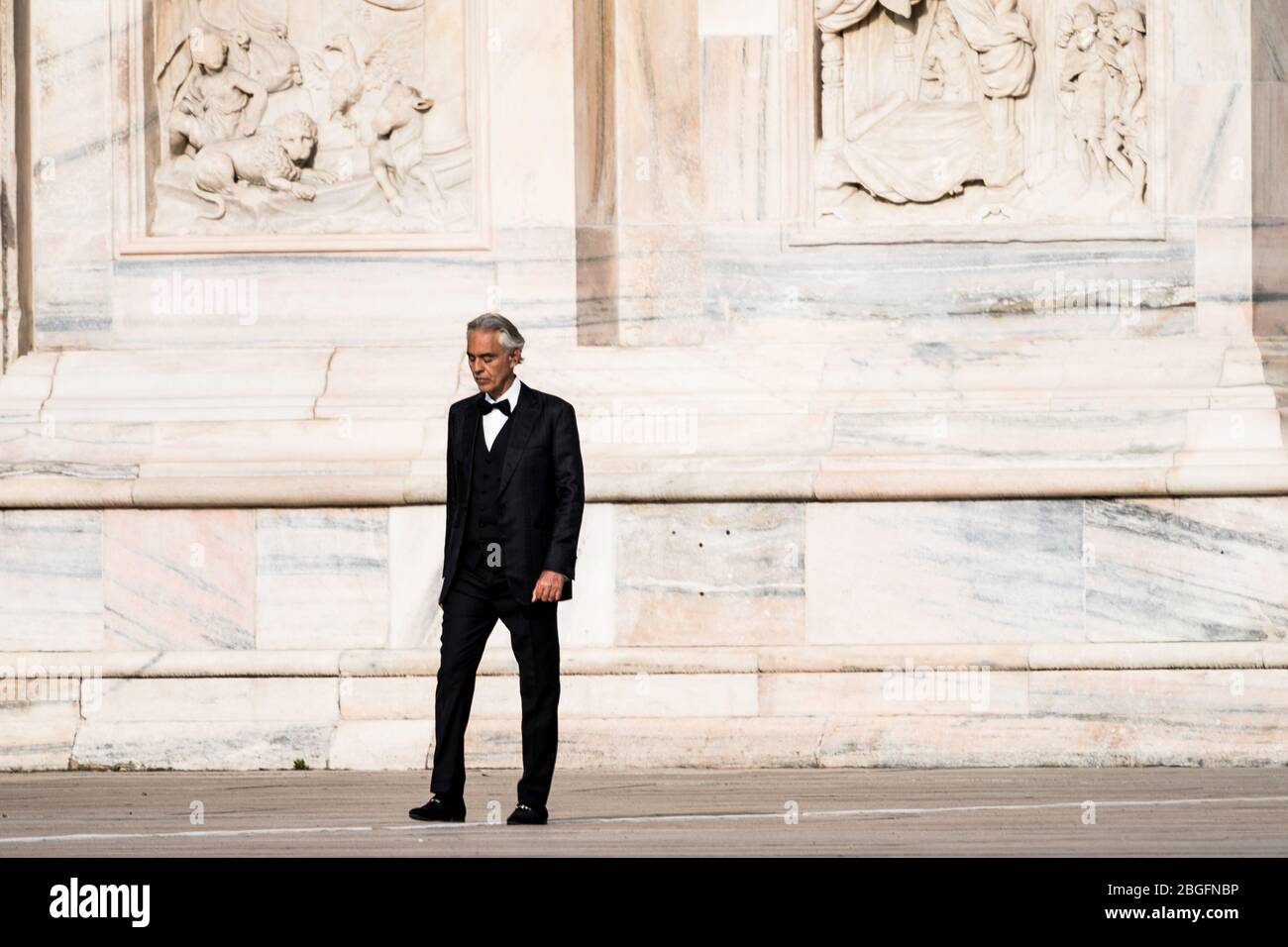 andrea bocelli durante Andrea Bocelli al Duomo, Concerto musicale, Duomo Milano, Italia, aprile 12 2020 Foto Stock