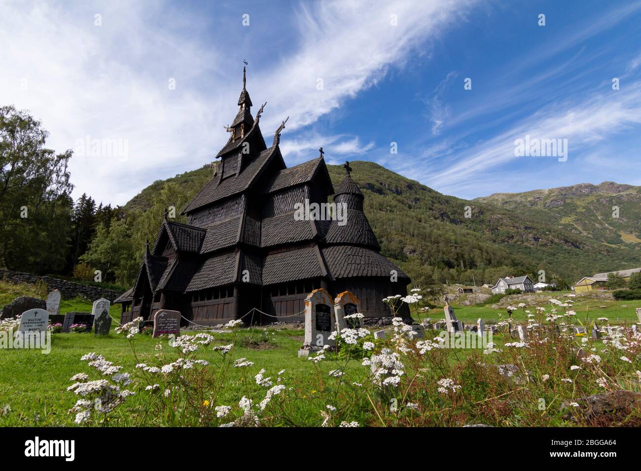 Vecchia chiesa di Borgund Stave a Laerdal, Norvegia, costruita intorno al 1200 Foto Stock