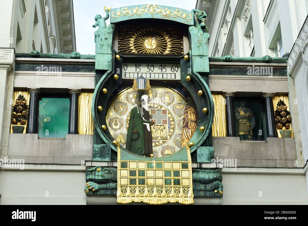 Vienna, Austria. L'Ankeruhr di Vienna è considerata una delle opere di Art Nouveau ed è una popolare attrazione turistica. Foto Stock