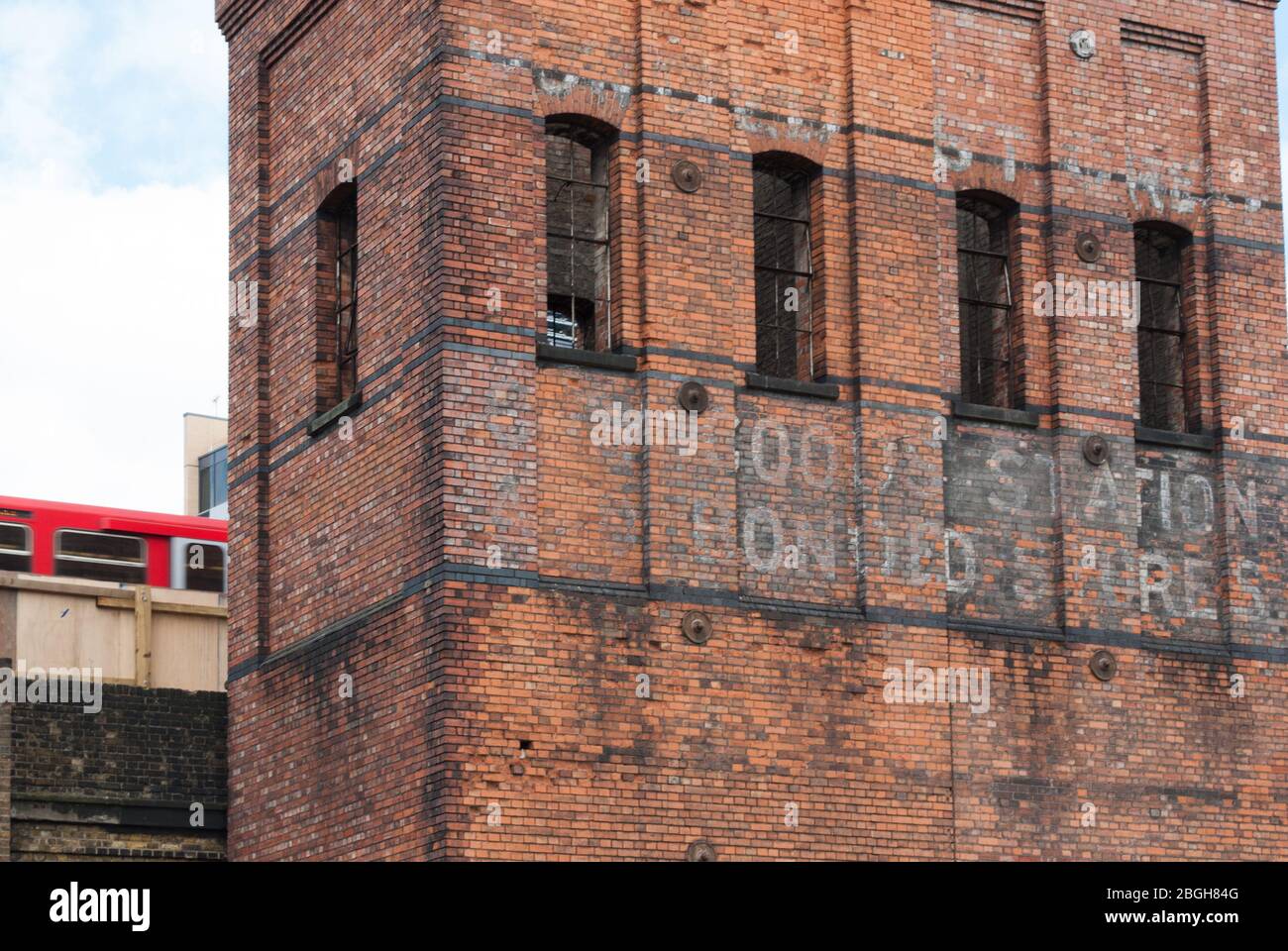 Red Brick Tower nella città di Londra, EC1 Foto Stock