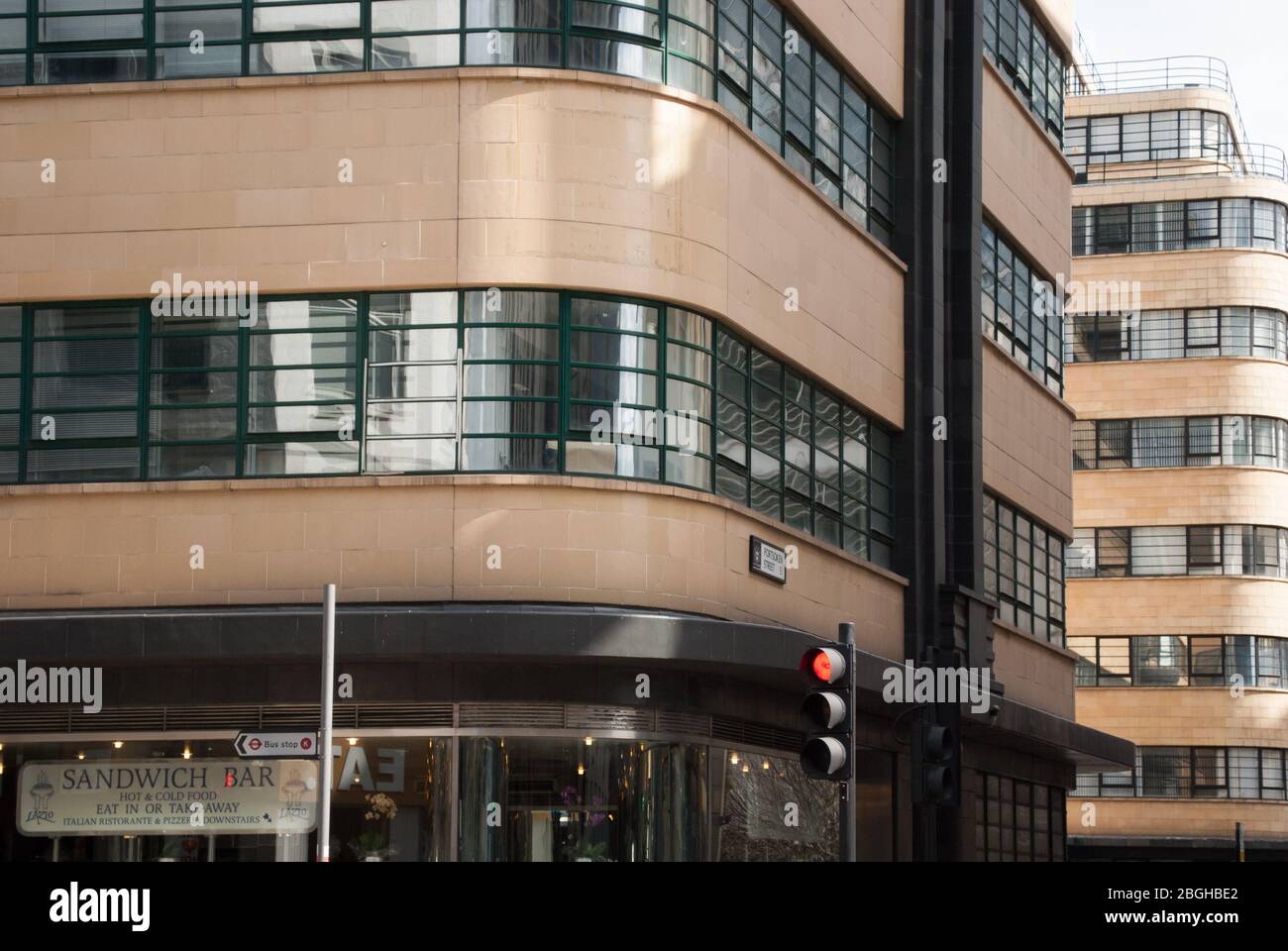 Architettura Art Deco Stone Glass Black Yellow Ibex House, 1 Haydon St, Tower, London EC3N 1HP di Fuller Hall & Foulsham Foto Stock