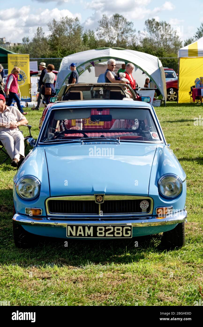 Westbury, Wiltshire / Regno Unito - 1 settembre 2019: Una coupé a 2 porte MGB GT 1968 (NAM 828G) al White Horse Classic & Vintage Vehicle Show 2019 Foto Stock