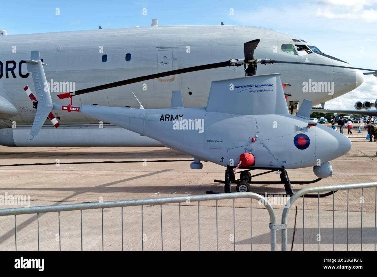 RAF Fairford, Gloucestershire / UK - Luglio 17 2004: Un elicottero autonomo senza pilota VCUAV Fire Scout VDUAV Northrop Grumman RQ-8B, presso il RIAT, RAF Fairford Foto Stock