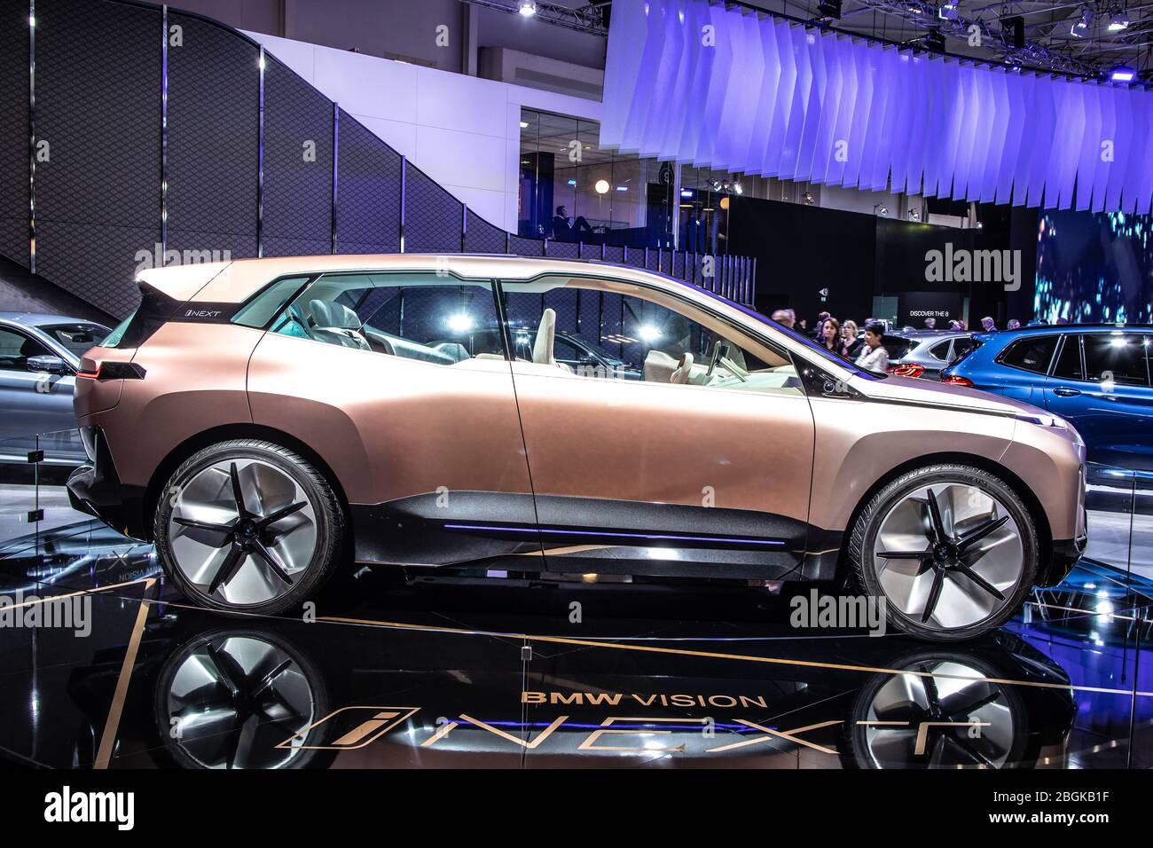 Bruxelles, Belgio, 2020 gennaio BMW Vision iNEXT Concept Prototype Car, Brussels Motor Show, completamente elettrico, altamente autonomo guida futuro BMW SAV Foto Stock
