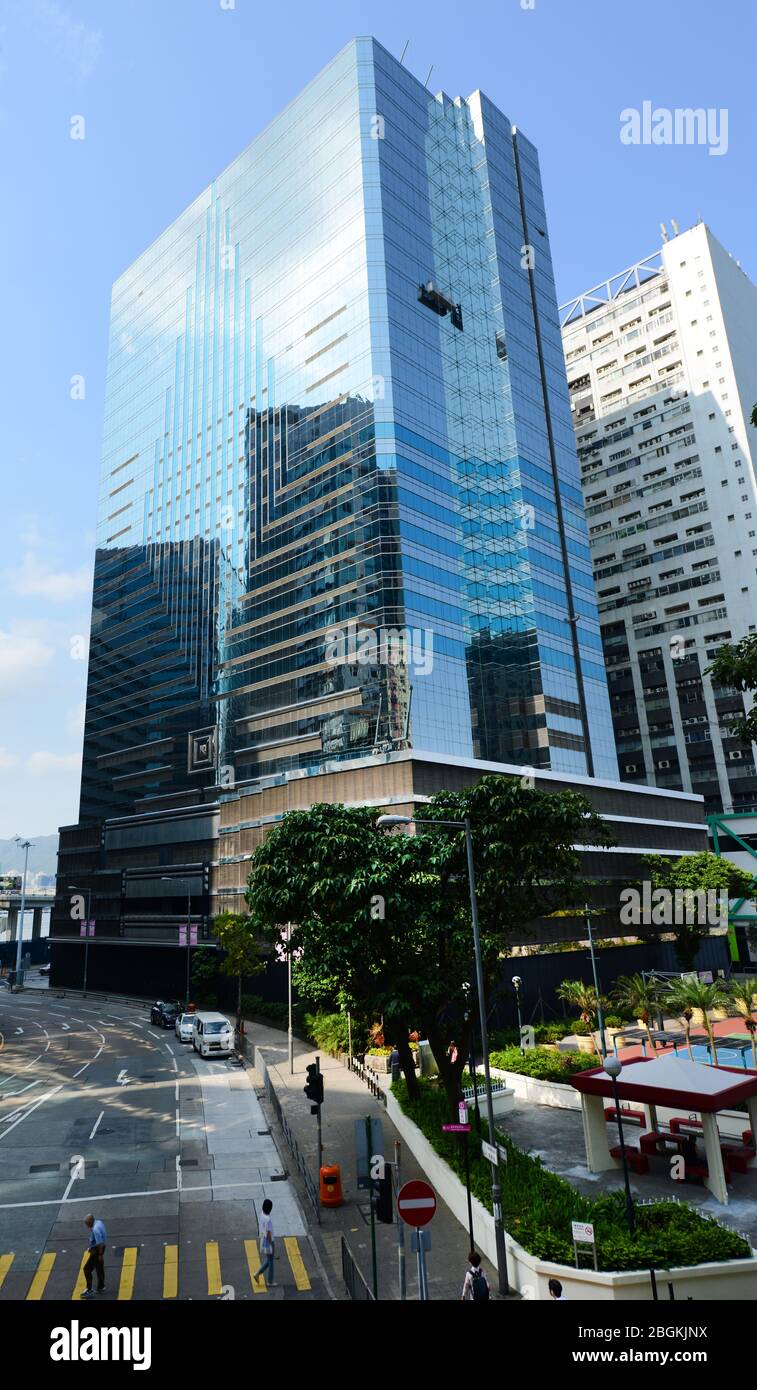 Edifici moderni nella baia di HongKong. Foto Stock