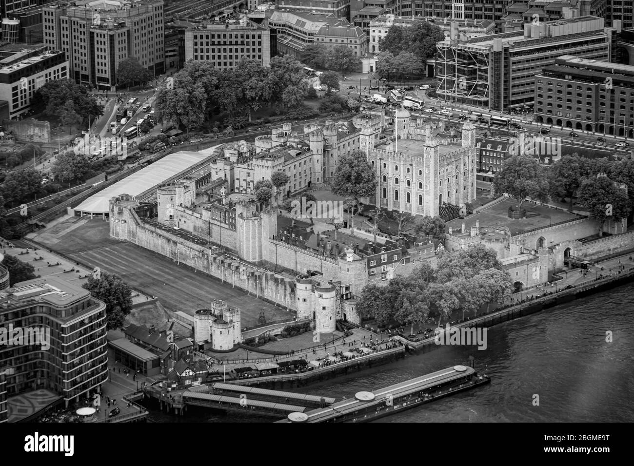 Veduta aerea della Torre di Londra, Inghilterra, Gran Bretagna, bianco e nero Foto Stock