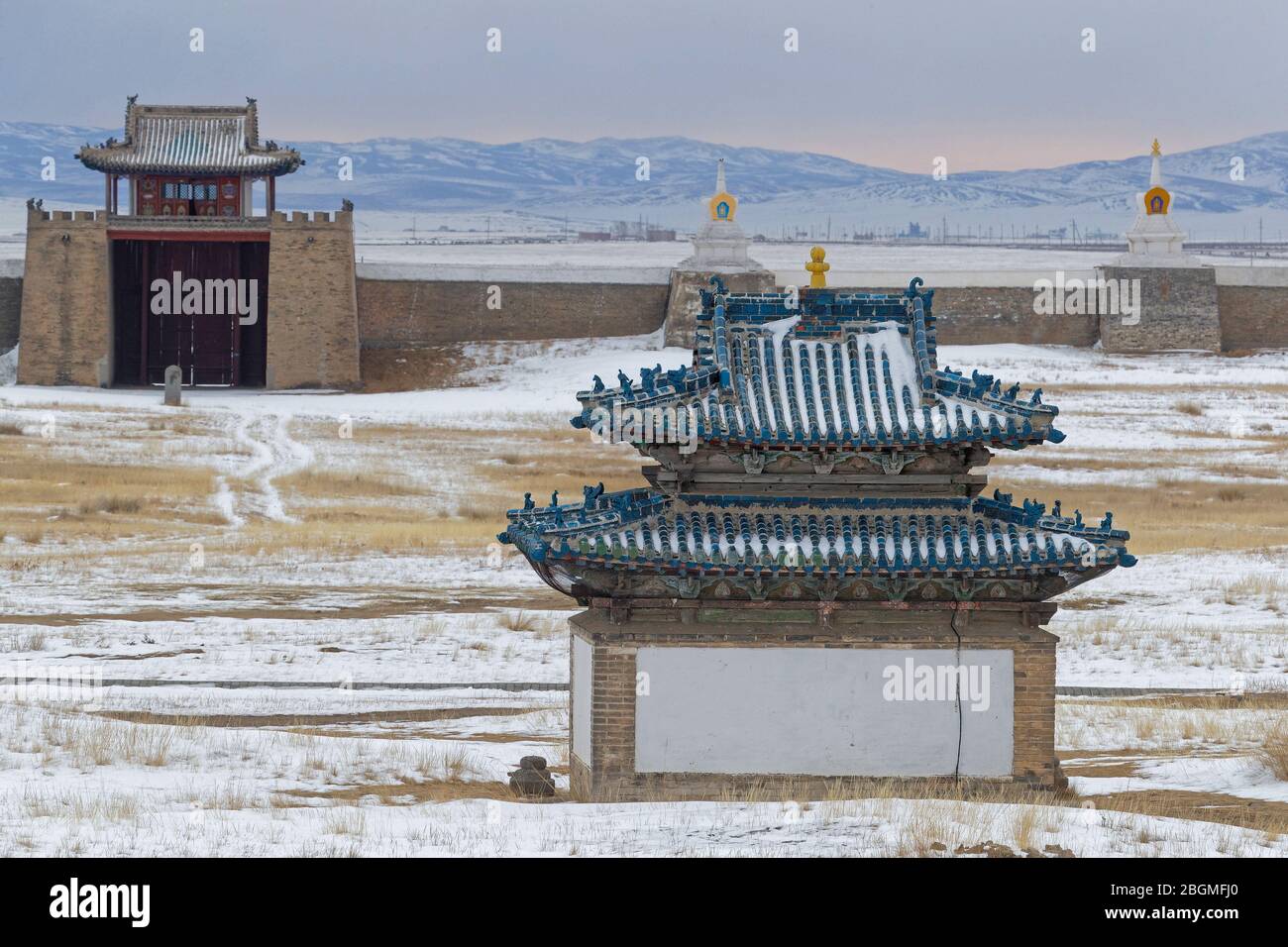 KHARKORIN, MONGOLIA, 7 marzo 2020 : il monastero di Erdene Zuu è il primo monastero buddista sopravvissuto in Mongolia. I comunisti ordinarono il monast Foto Stock
