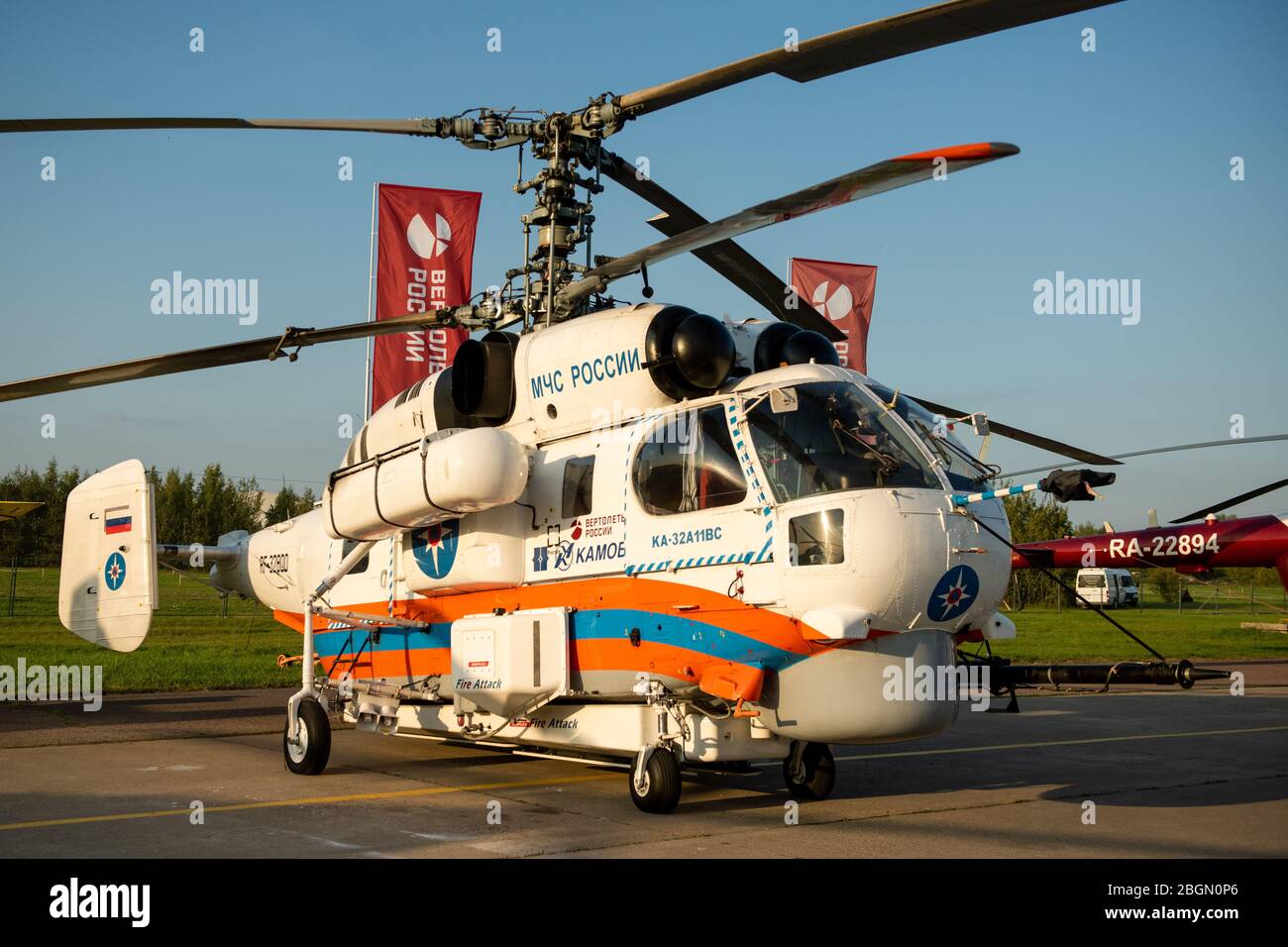 30 Agosto 2019. Zhukovsky, Russia. Elicottero russo di trasporto medio Kamov Ka-32 presso l'International Aviation and Space Salon MAKS 2019. Foto Stock