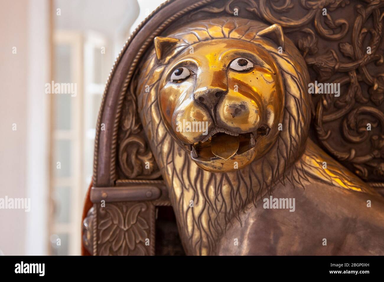 Una decorazione leone su un Hodah cerimoniale indiano (sedile dell'elefante) Foto Stock