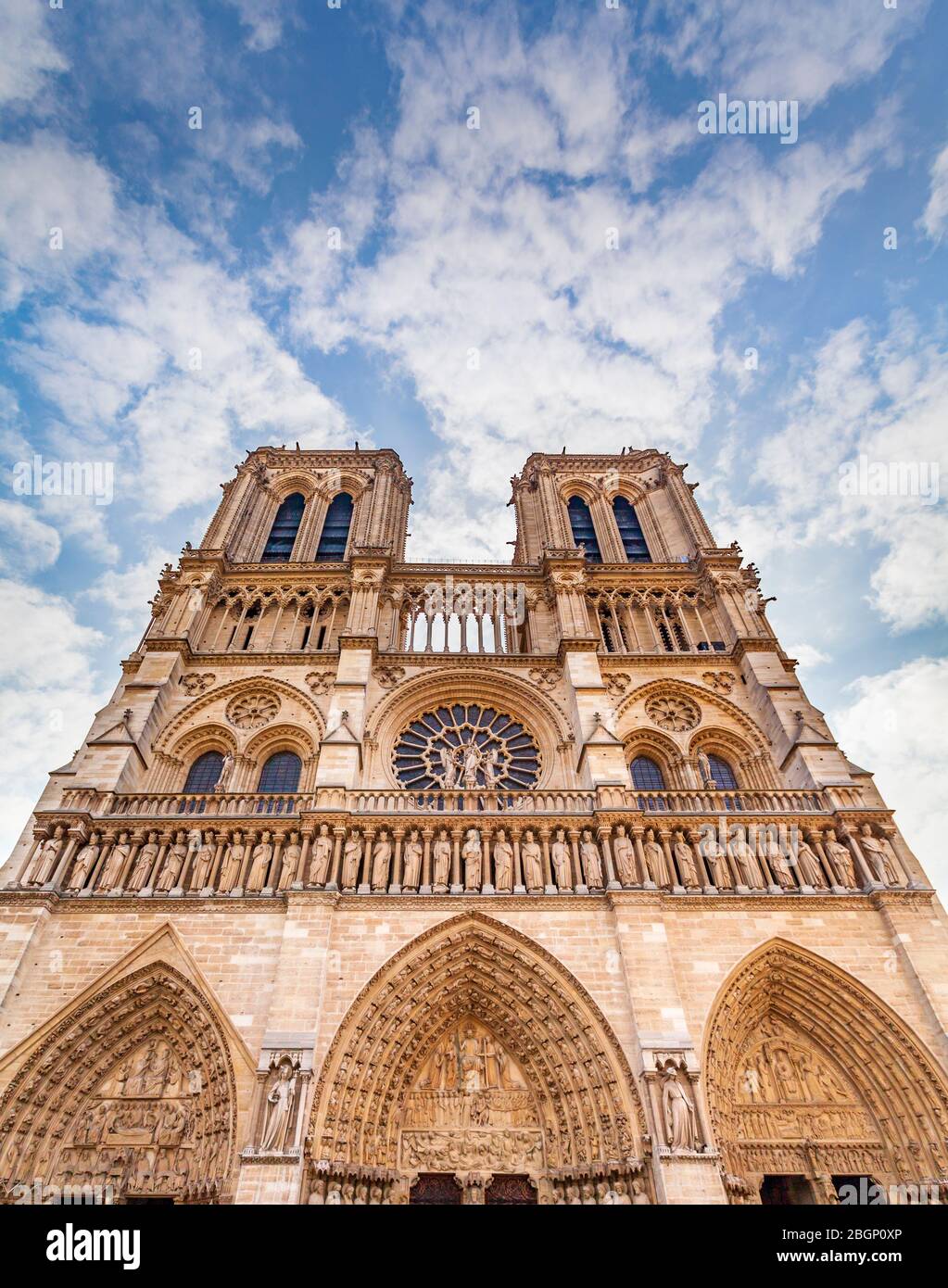 L'ingresso ovest della cattedrale di Notre-Dame a Parigi, Francia Foto Stock