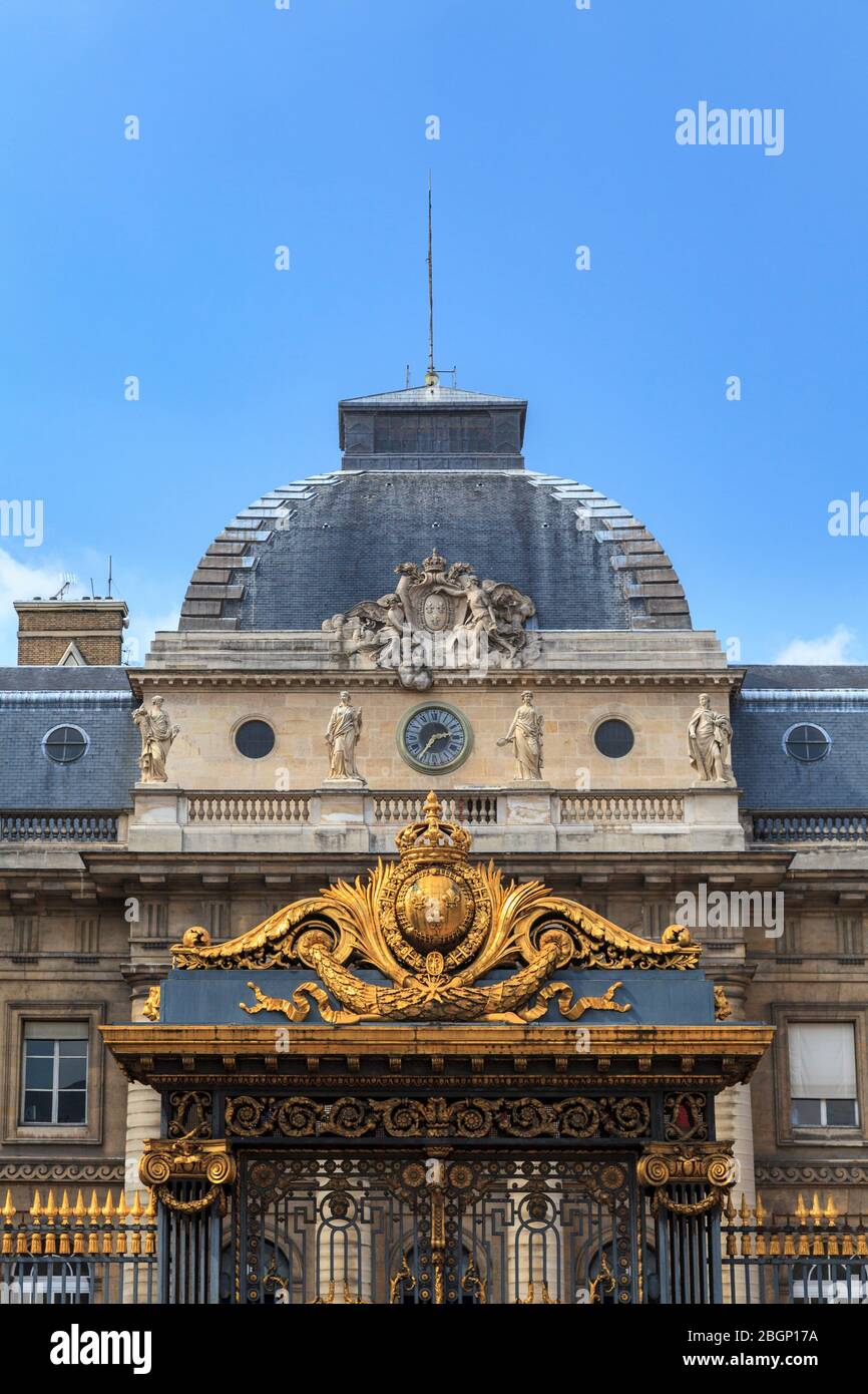 Le porte ornate del Palais de Justice, Parigi Foto Stock