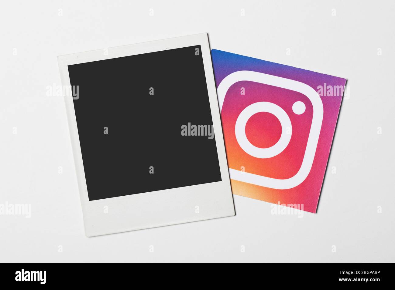 OXFORD, UK - DEC 7 2016: Struttura polaroide vuota con logo Instagram sui social media Foto Stock