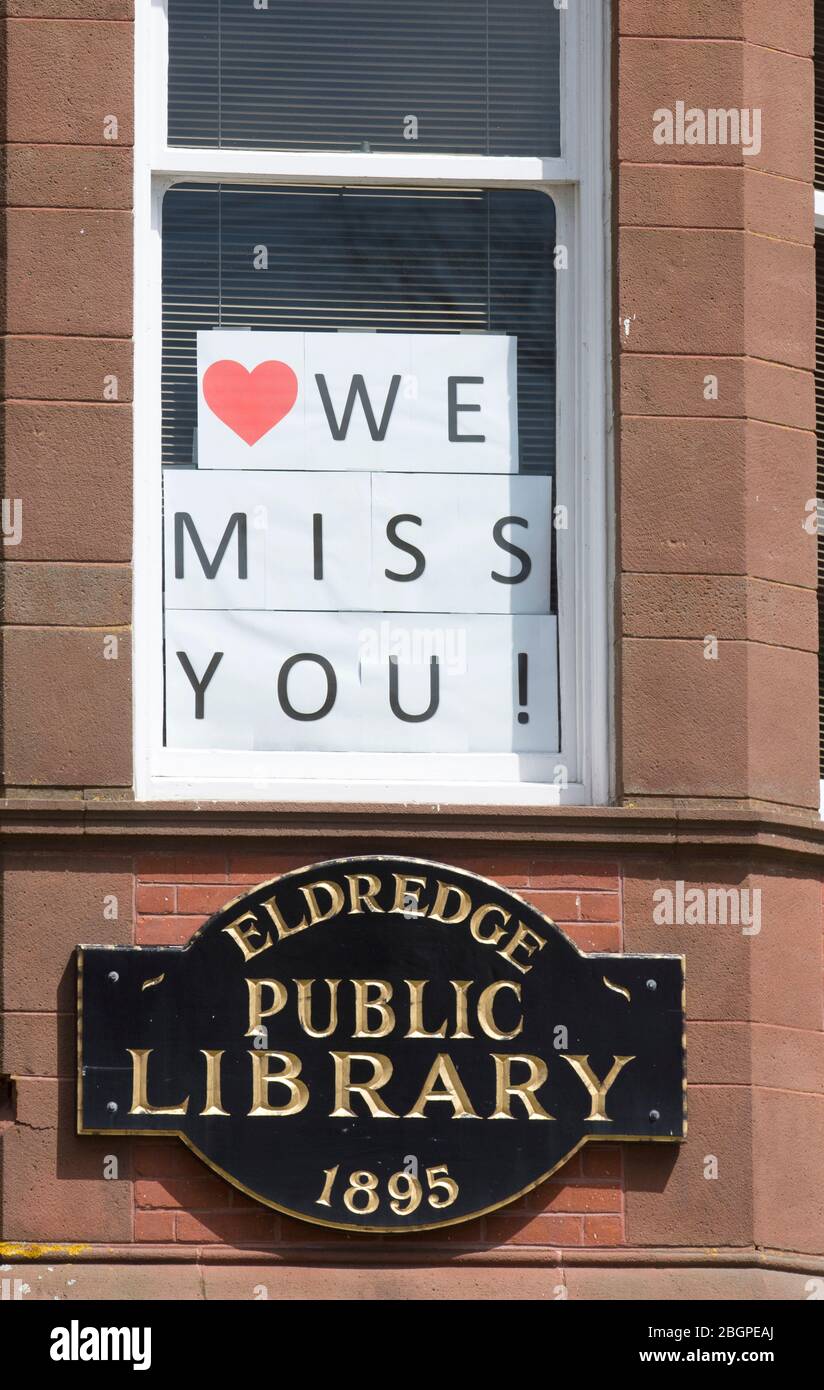 Una libreria chiusa a causa dello spegnimento del covid 19 su Cape Cod. Foto Stock