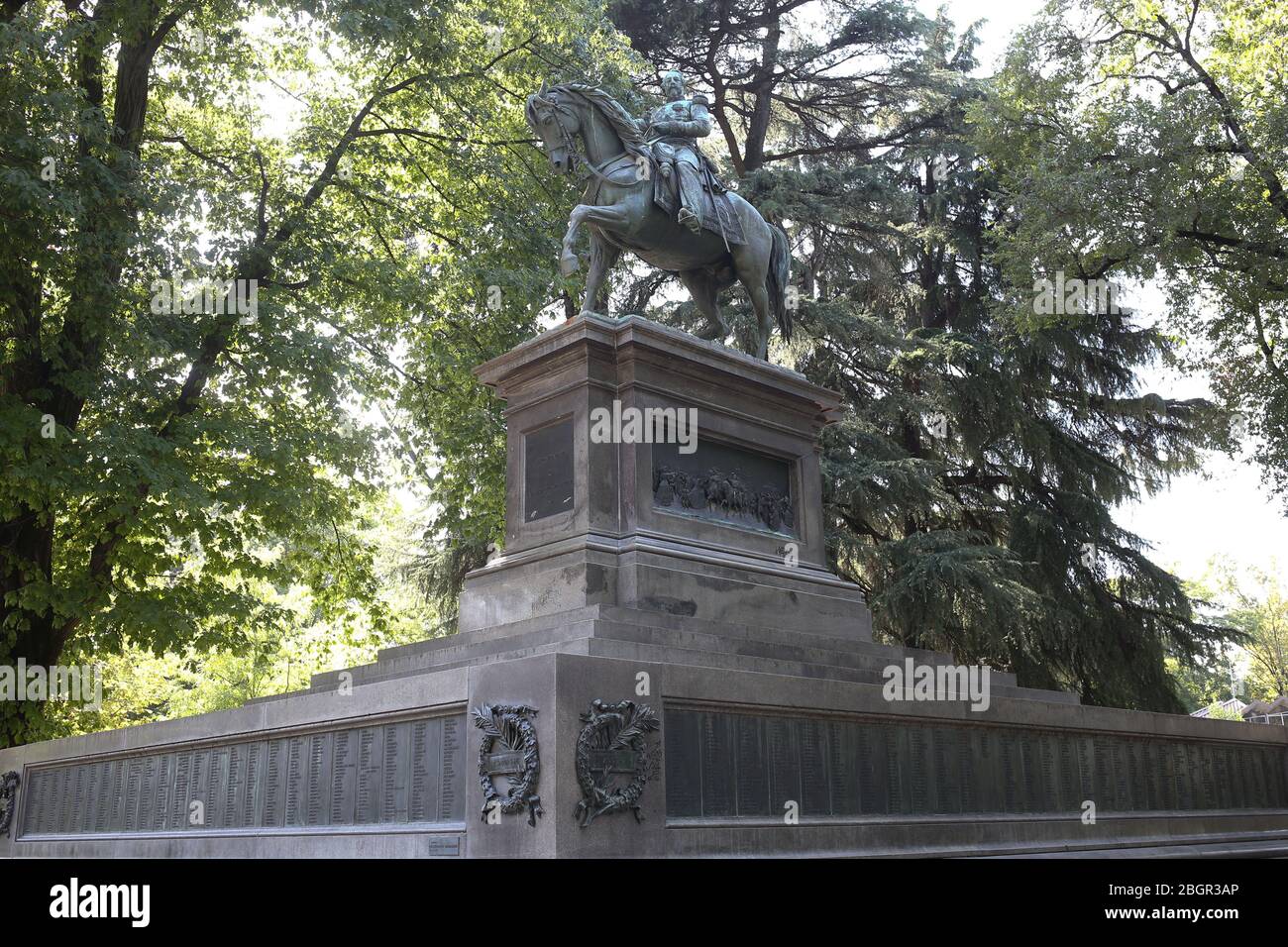 Milano, Italia, Lombardia - 21 settembre 2019: Statua equestre in bronzo di Napoleone III di Francia giustiziò lo scultore Francesco Barzaghi. Fondata nel 18 Foto Stock