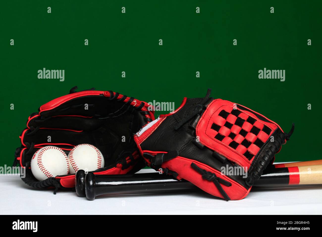 Guanto, palla, pipistrello, accessori baseball, equipaggiamento da baseball, Guante, pelota, bat,accessorios del Besbol, equipaggiamento de Beisbol, (Photo:Luis GU Foto Stock