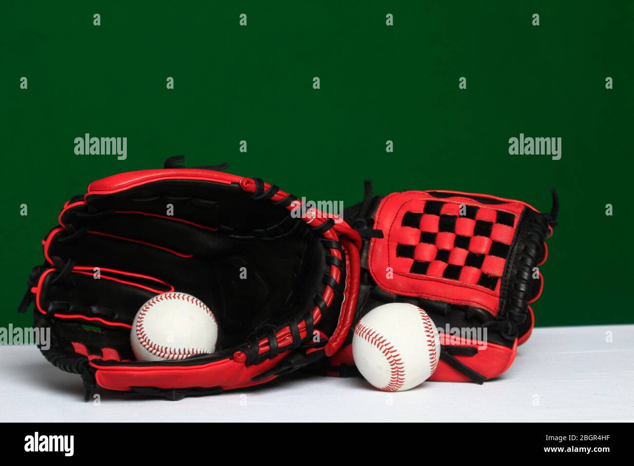 Guanto, palla, pipistrello, accessori baseball, equipaggiamento da baseball, Guante, pelota, bat,accessorios del Besbol, equipaggiamento de Beisbol, (Photo:Luis GU Foto Stock