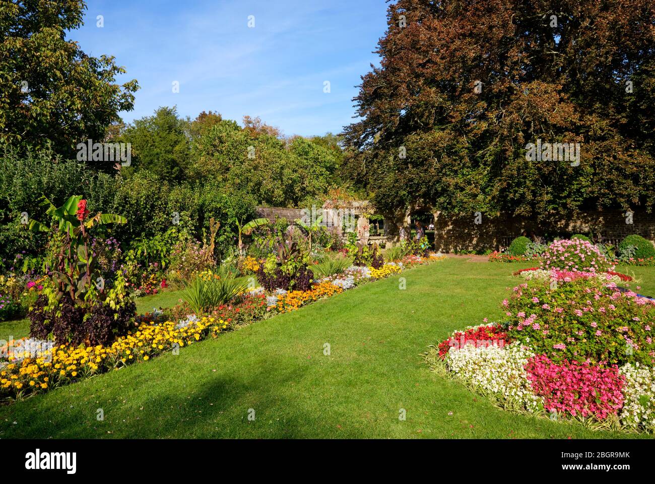 Aiuole nei giardini Southover Grange, a Lewes East Essex Foto Stock