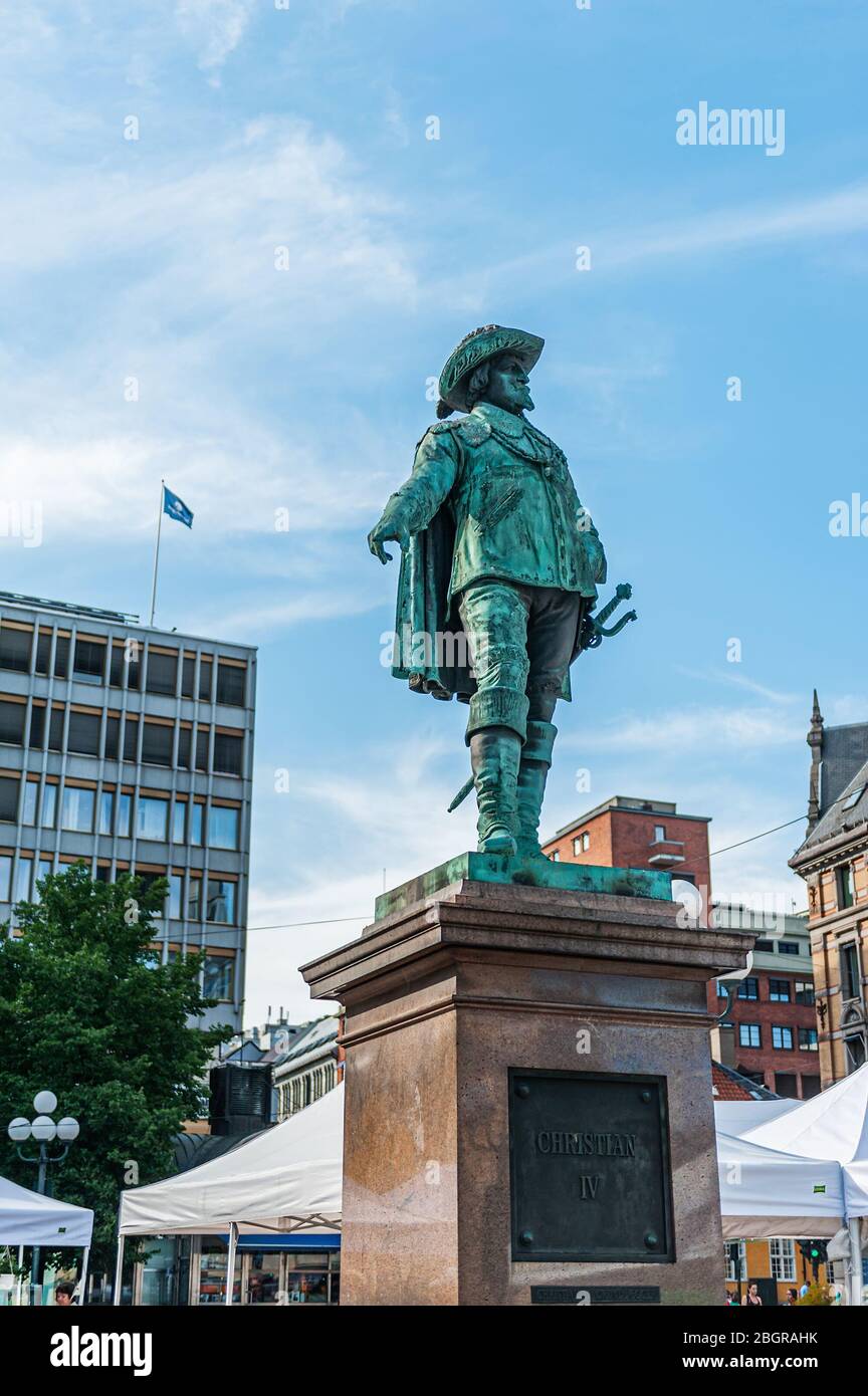 Oslo, Norvegia-26 luglio 2013: Statua su Karl Johan Street, Oslo, Norvegia Editoriale Foto Stock