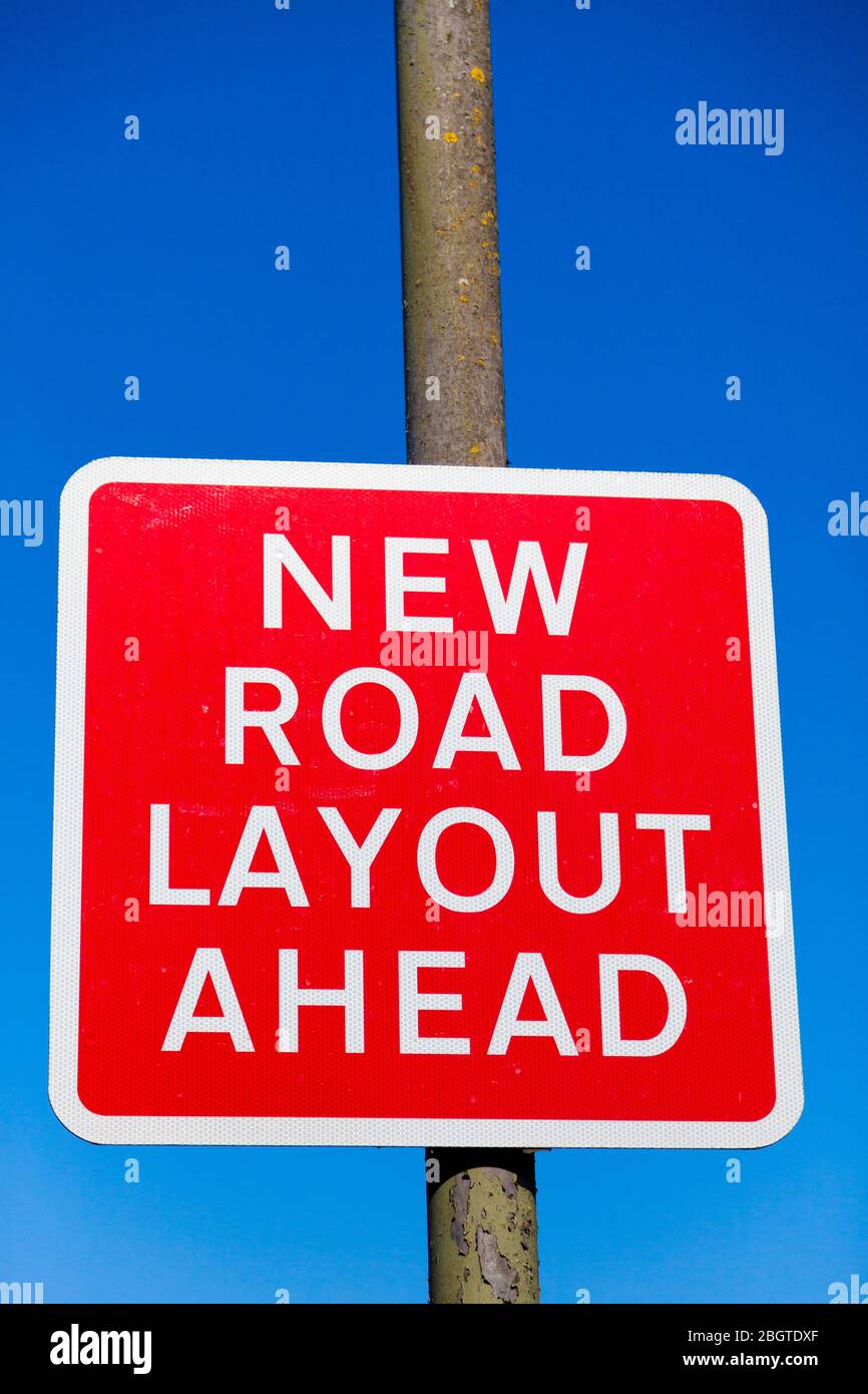 Cartello stradale, New Road Layout Ahead, Londra, Regno Unito Foto Stock