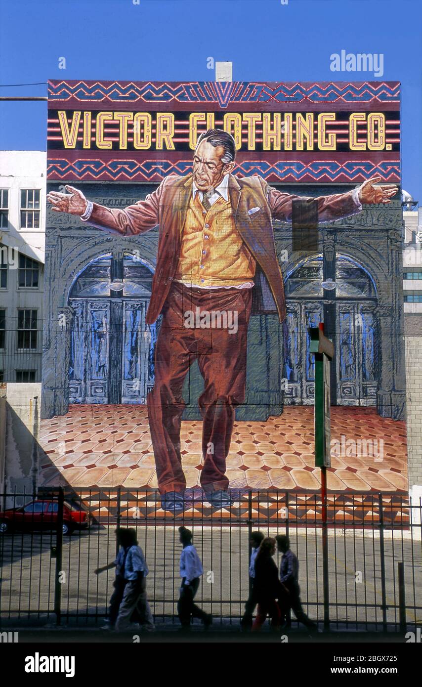 Murale raffigurante Anthony Quinn nel suo Zorba il ruolo greco intitolato Thje Pope of Broadway è stato creato da Eloy Torrez nel centro di Los Angeles, CA Foto Stock