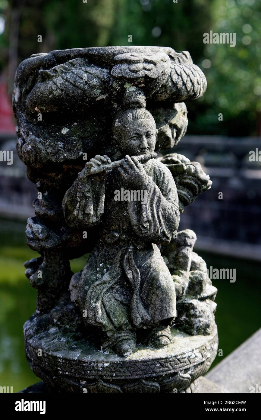 Iscrizione in pietra sulla rotaia curva del ponte di pietra Shuangguitang Wanzhushan Liangping County Chongqing Foto Stock