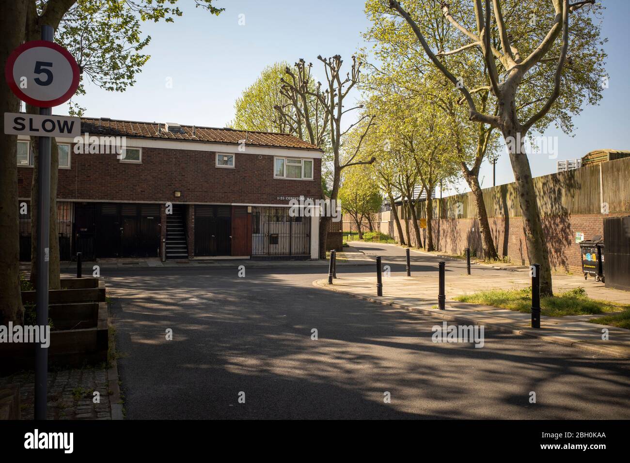 Una tranquilla residenza londinese vicino a Kings Cross, che mostra l'impatto di Lockdown e la gente che rimane al chiuso per combattere l'infezione Covid-19 nel Regno Unito Foto Stock