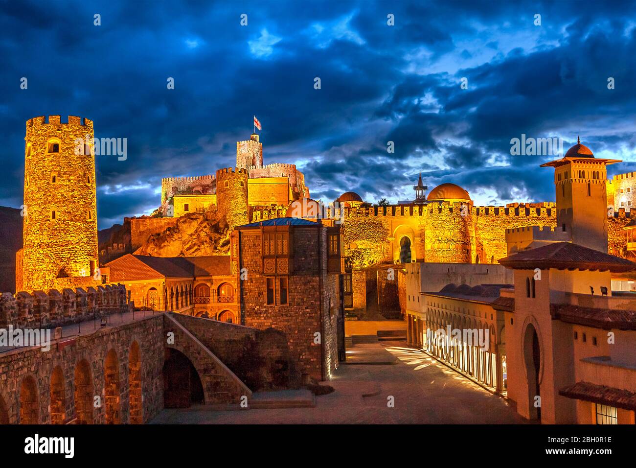 Castello di Rabati al crepuscolo ad Akhaltsikhe, Georgia. Foto Stock