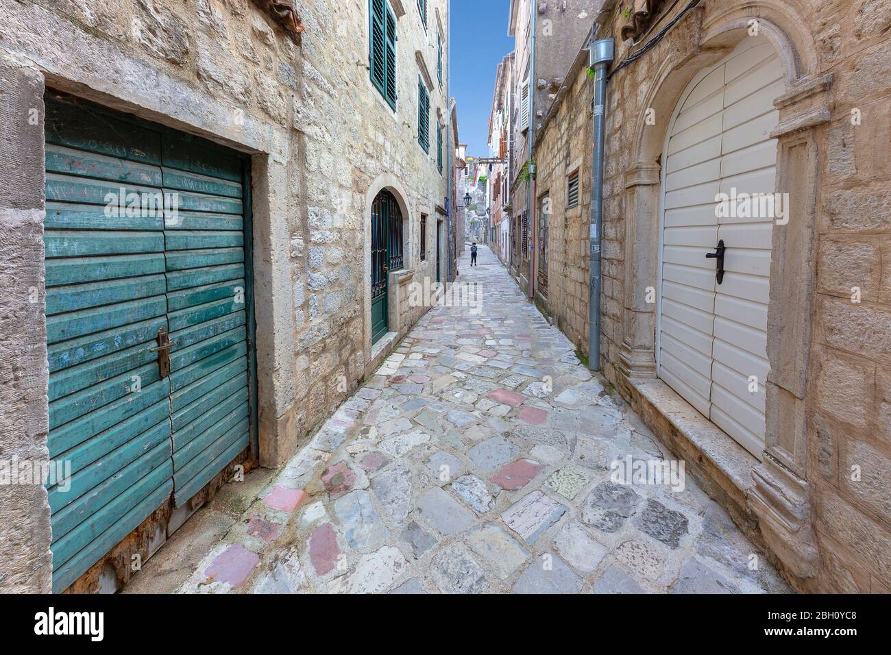 Antiche strade nella città vecchia di Cattaro, Montenegro Foto Stock