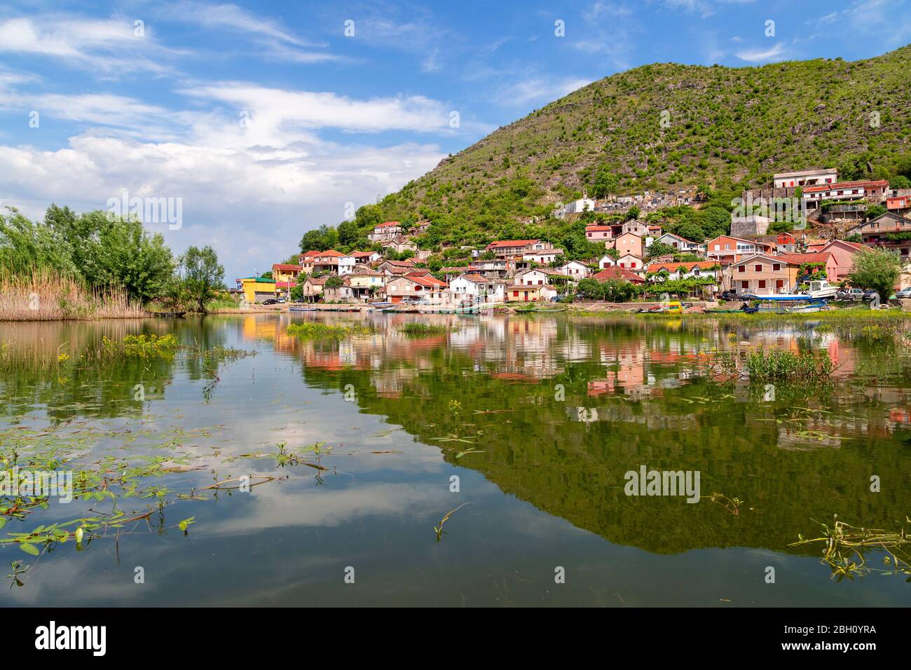 Villaggio di pescatori di Vranjina in Montenegro Foto Stock