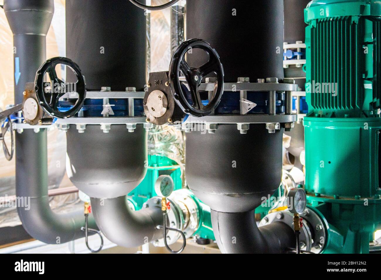 Valvola a farfalla blu per impedire il flusso inverso dell'acqua Foto Stock