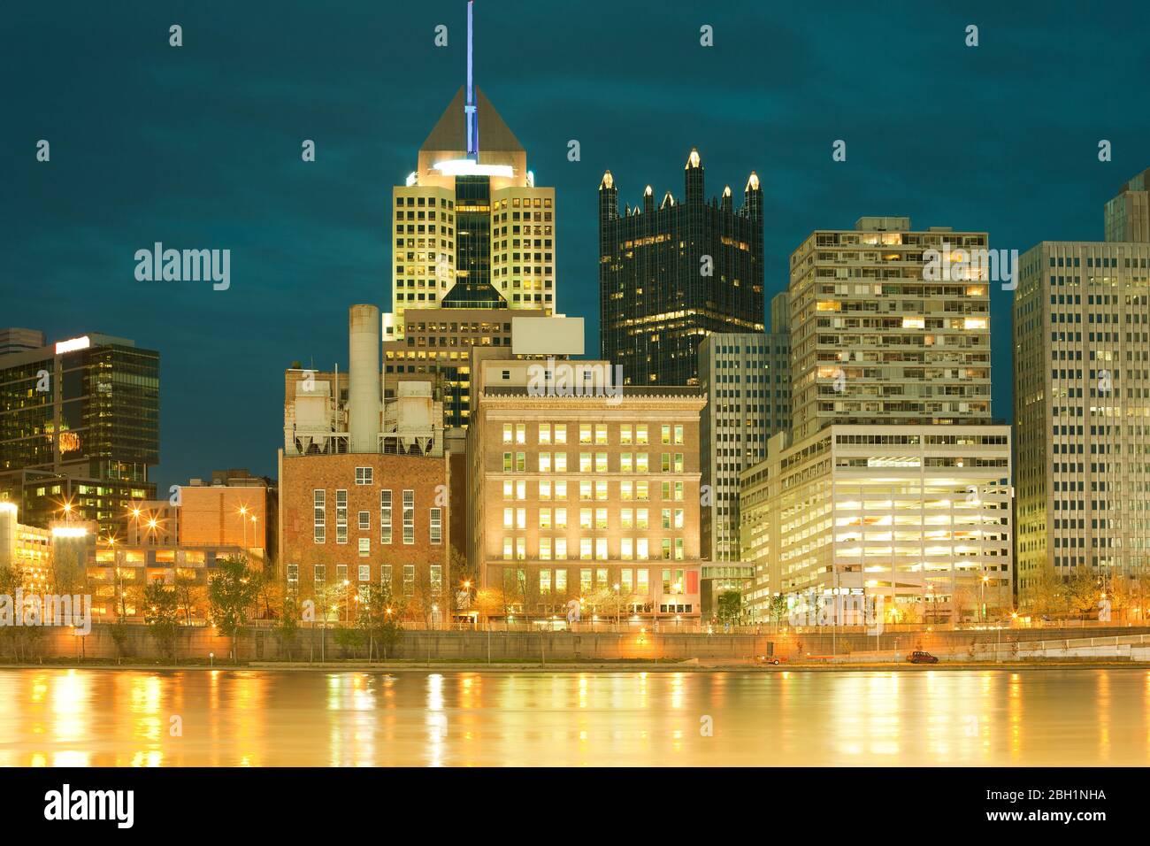 Skyline del centro e Allegheny River, Pittsburgh, Pennsylvania, Stati Uniti Foto Stock