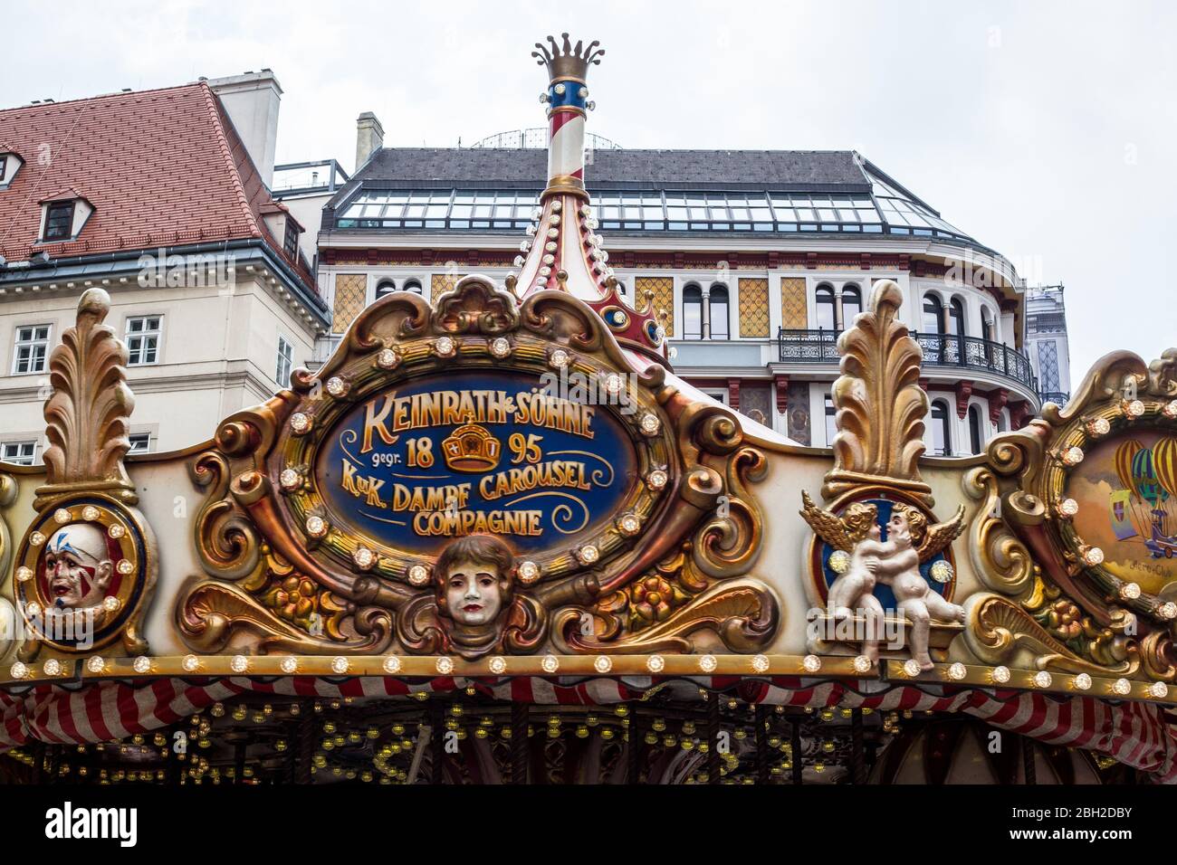 Vienna, Austria - 6 giugno 2019: Vista del Carousel nella città vecchia di Vienna Foto Stock