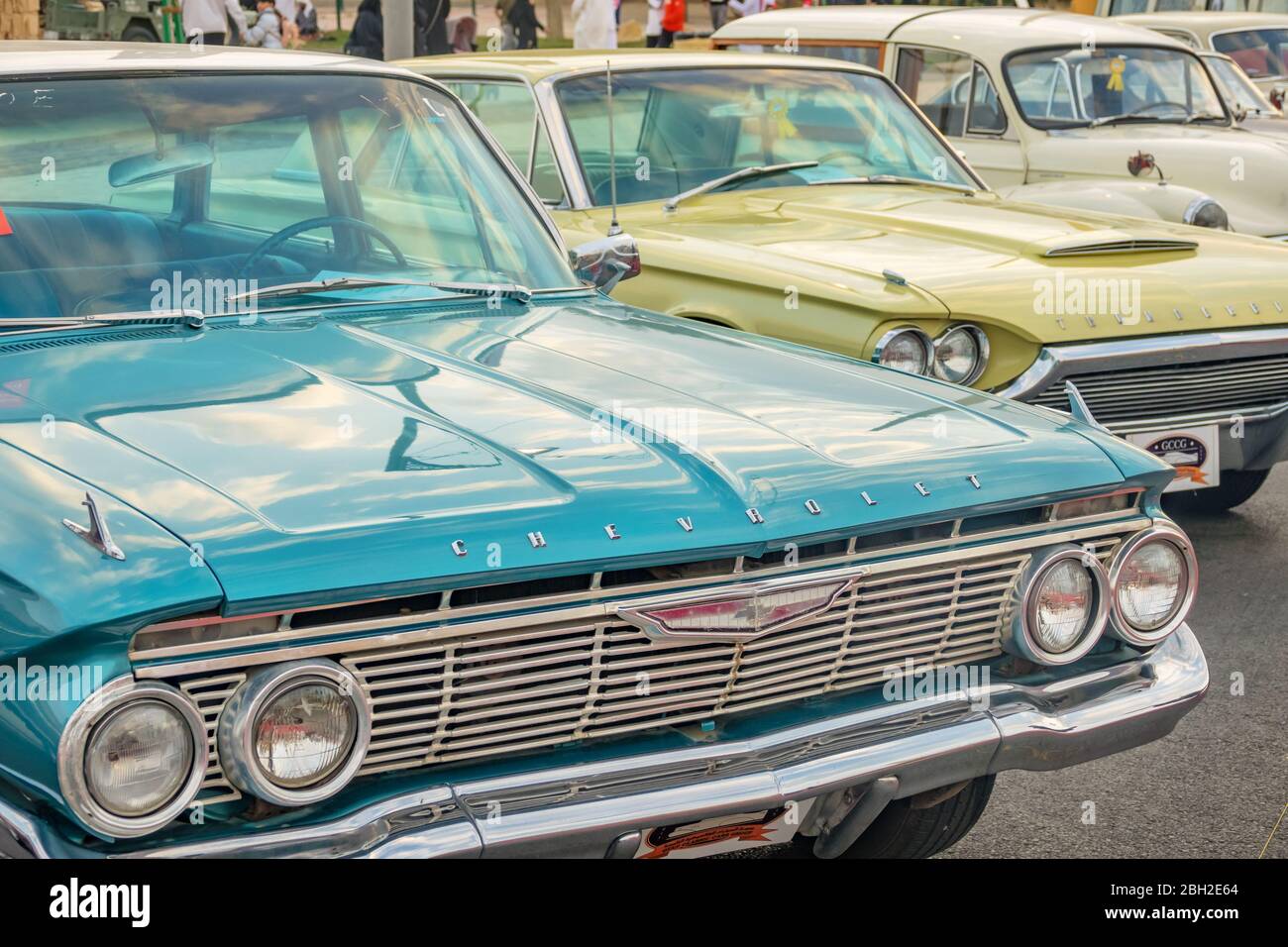 1961 Chevrolet Impala durante una fiera di strada vintage a Riyadh, Arabia Saudita. Foto Stock