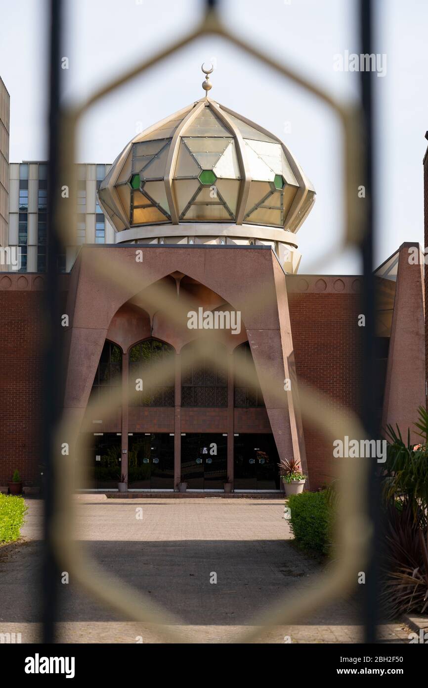 Glasgow, Scozia, Regno Unito. 23 aprile 2020. Vista della Moschea Centrale di Glasgow il primo giorno dell'inizio del Ramadan. La moschea è chiusa sotto le regole di blocco del coronavirus. Iain Masterton/Alamy Live News Foto Stock