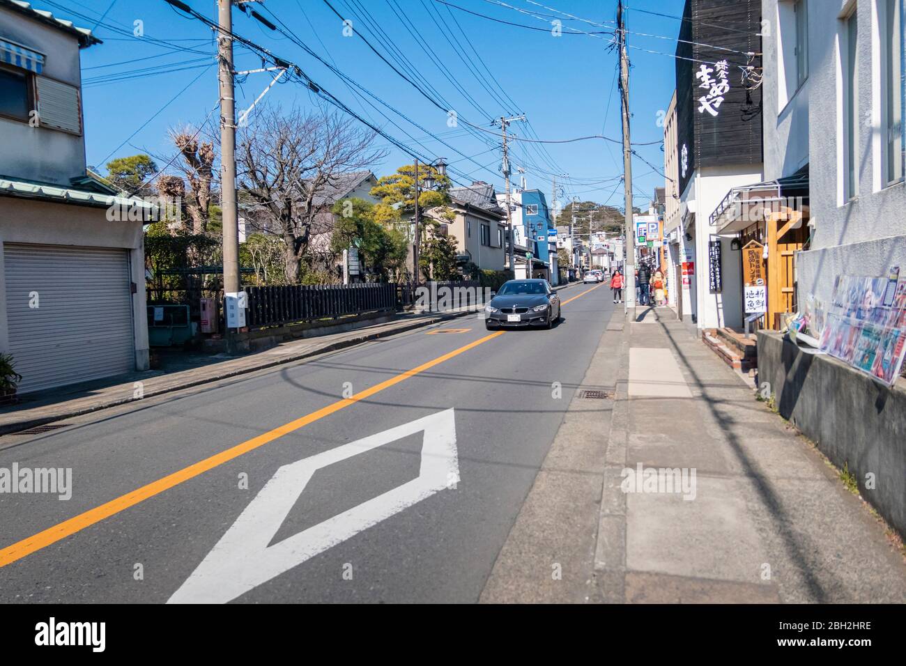 Le strade con pochi veicoli nella città di Kamakura. Kanagawa, Giappone febbraio 11,2020 Foto Stock