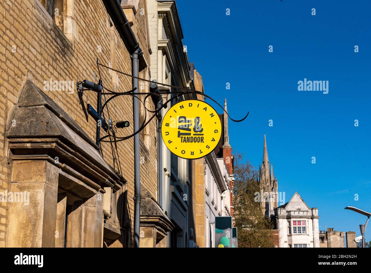 Gastro pub segno fuori del negozio durante coronavirus covid-19 lock down Foto Stock