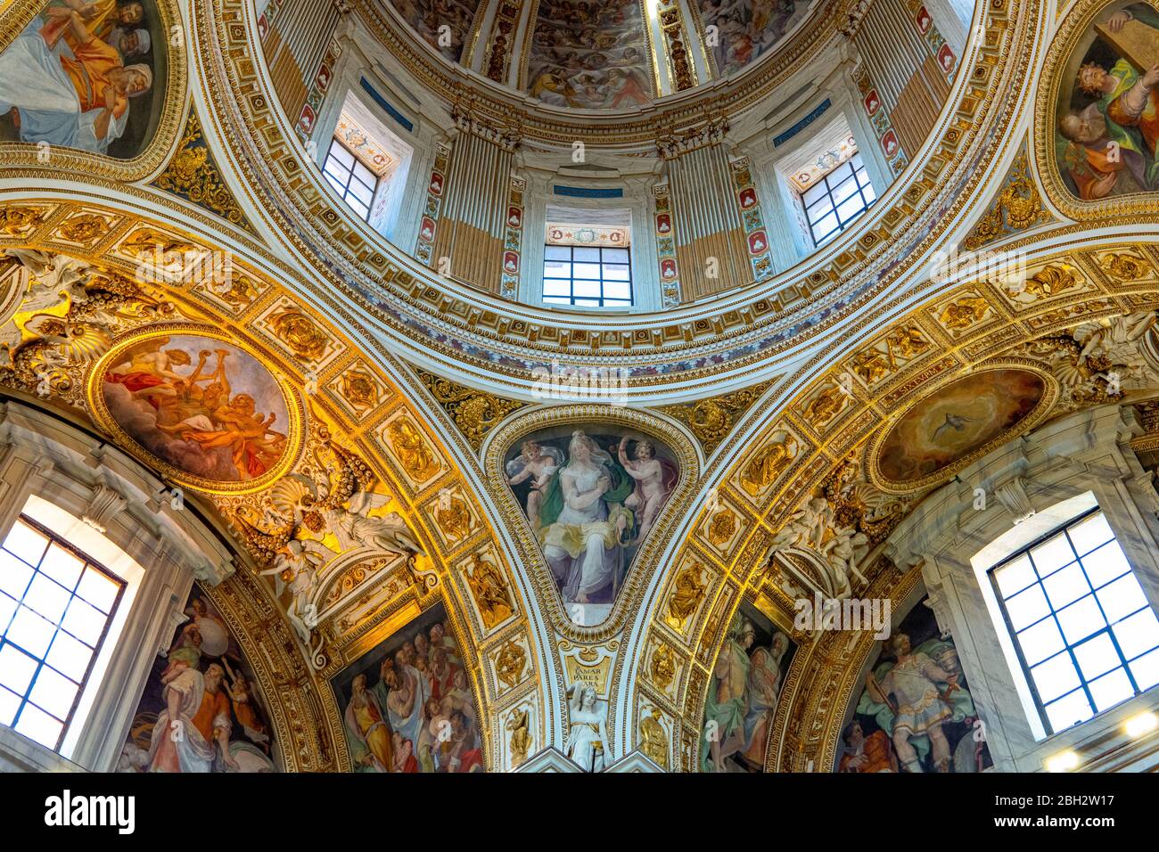 Roma, Italia - 20 luglio 2018: La volta e la cupola sulla Cappella Sistina della Basilica di Santa Maria maggiore Foto Stock