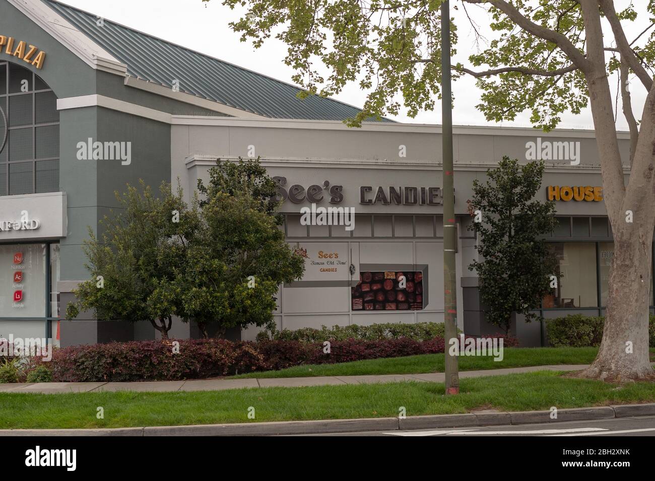 See's Candies Storefront a Campbell, California, 28 marzo 2020. In seguito allo scoppio del coronavirus COVID-19, la catena ha chiuso i suoi negozi al dettaglio. () Foto Stock