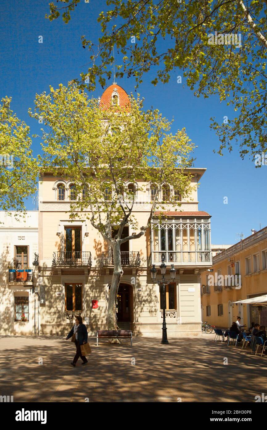 Barcellona, Spagna - 9 aprile 2015: Centro Civic Can Deu nel quartiere Les Corts Foto Stock