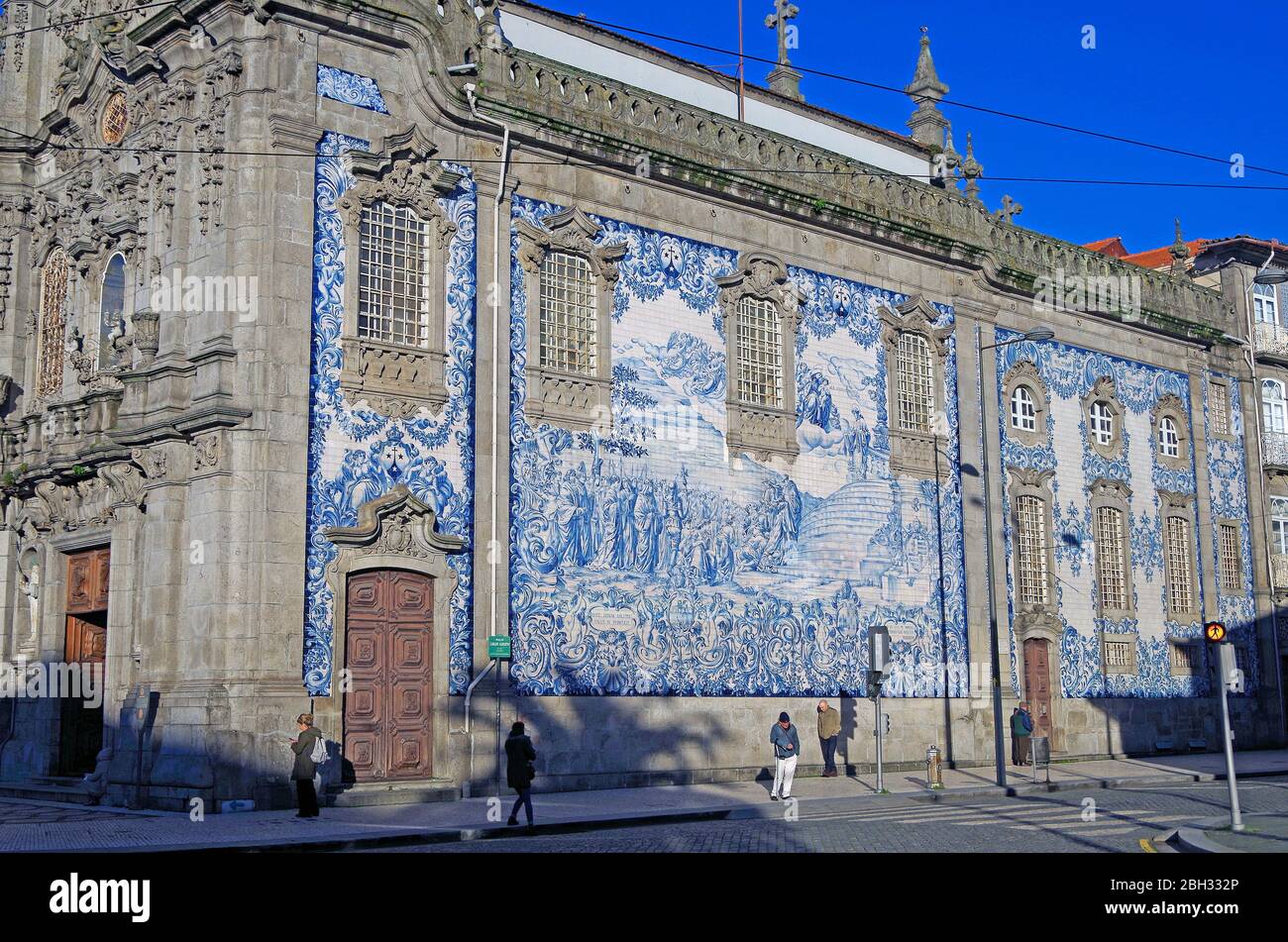 Le chiese carmelitane gemelle, Igreja do Carmo, a Porto Portogallo, nell'architetto barocco o rococò José Figueiredo Seixas, costruito nel 1756-68 Foto Stock