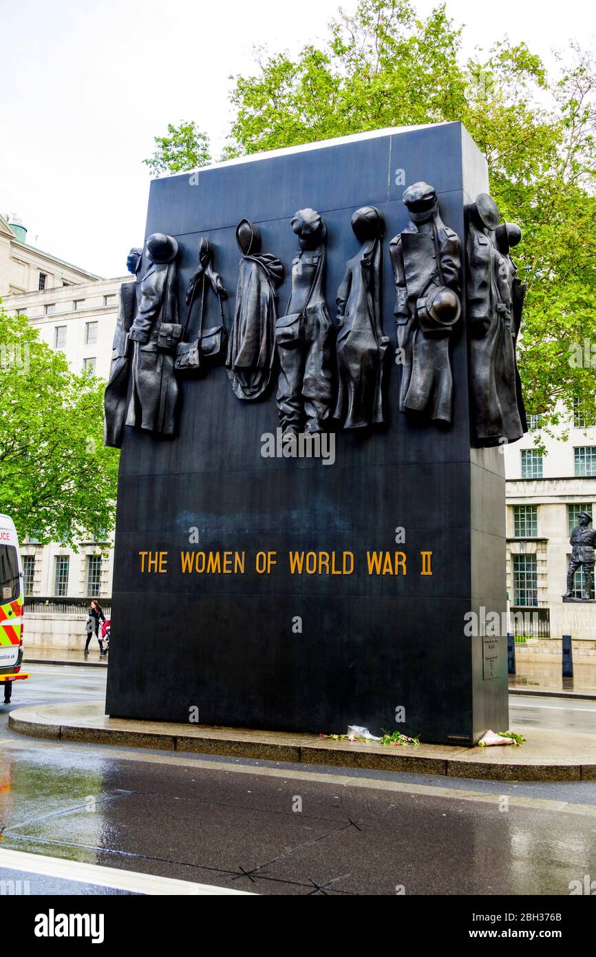Women World War II Memorial Londra Inghilterra Regno Unito Capital River Thames Regno Unito Europa UE Foto Stock