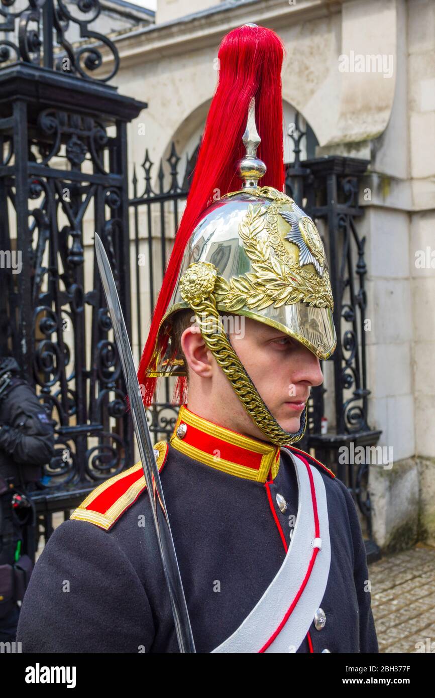 10 Downing Street Guard Londra Inghilterra Regno Unito Capital River Thames Regno Unito Europa UE Foto Stock