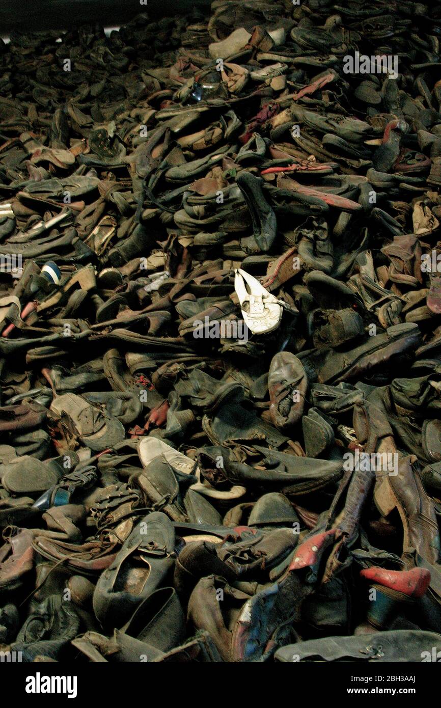 Scarpe di vittime esposte al campo di Auschwitz di Auschwitz-Birkenau Foto Stock