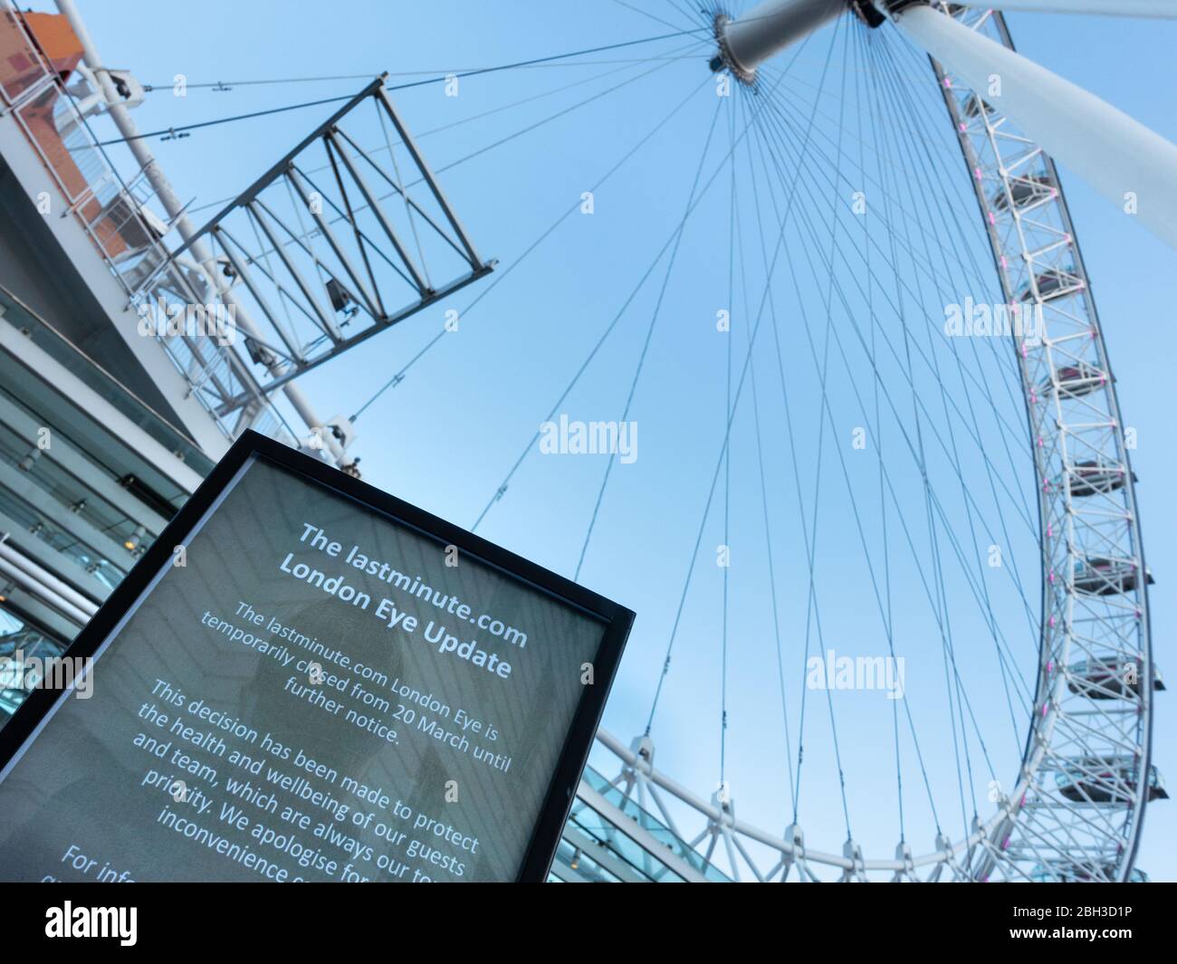 Covid-19 chiude il London Eye sulla Southbank di Londra Foto Stock