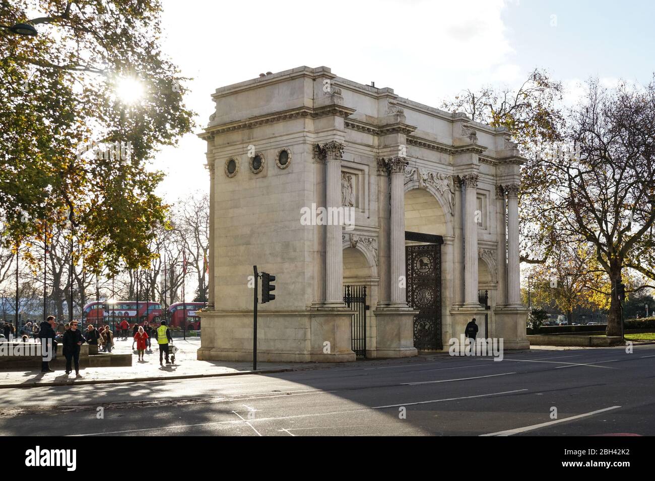 Marble Arch, arco trionfale in marmo bianco del XIX secolo a Londra Inghilterra Regno Unito Foto Stock
