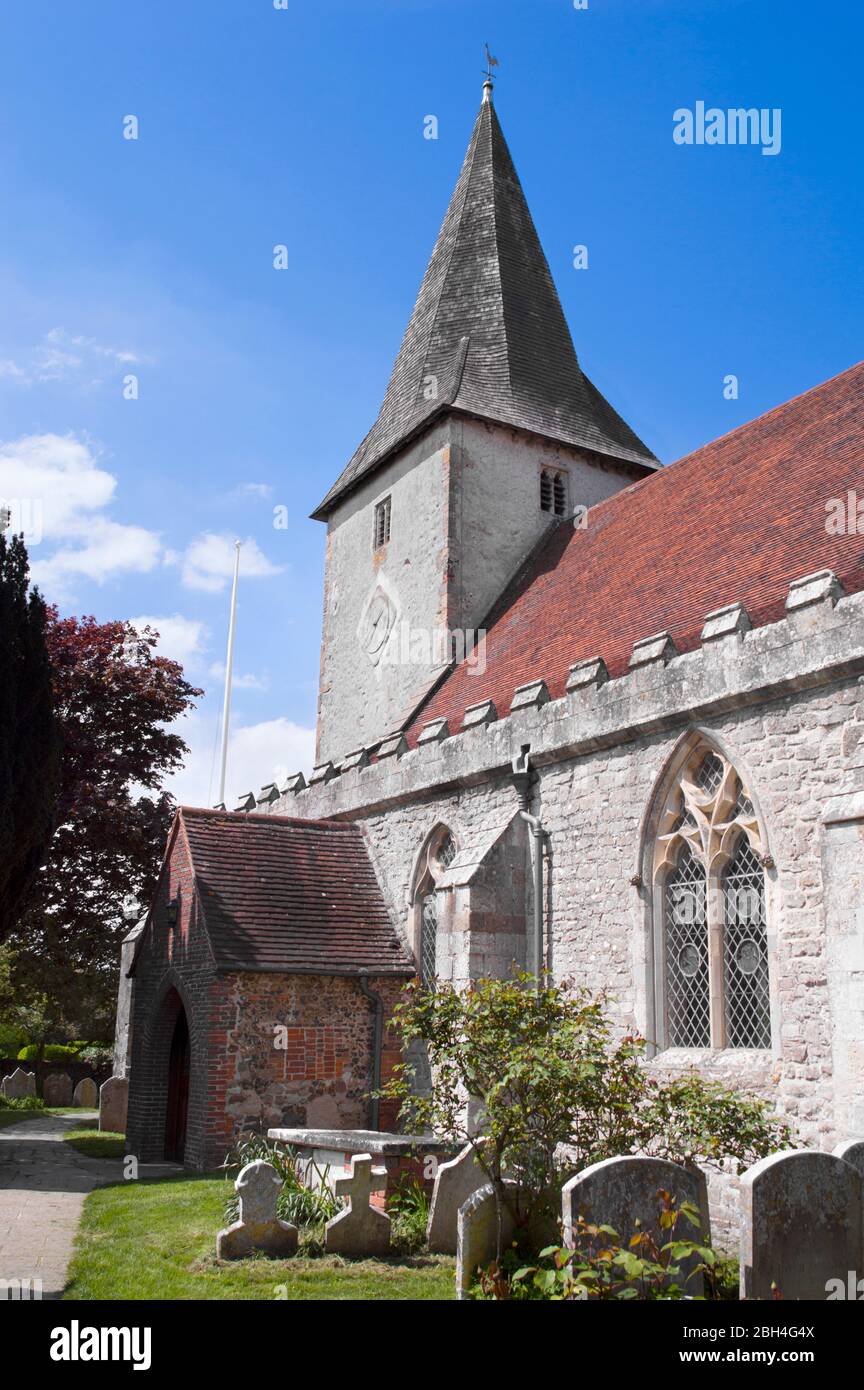 Chiesa di Bosham, Sussex occidentale, Inghilterra, la chiesa della Santa Trinità è una delle più antiche chiese del Sussex, immersa nella storia. Foto Stock